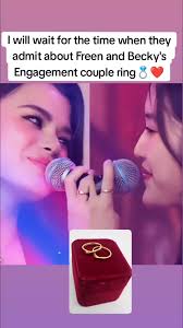 Freen y Becky's Engagement Couple Ring en el Evento