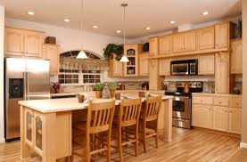 Best Cooking Experience With Light Maple Kitchen Cabinets Maple Kitchen Cabinets Kitchen Cabinet Color Schemes Kitchen Colors