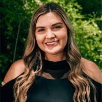 Courtney Holmes's Instagram, Twitter & Facebook