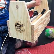 Warum ist werken mit kindern so wichtig? Werken Mit Kindern Einfache Holzbausatze Echtes Werkzeug Fur Kinder Inkl Gewinnspiel Moms Blog Der Praktische Familienblog