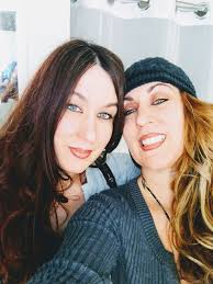 me and my twin lived there........................#whenlifewasfun  #beforeyouturnoutthelights #Elwin&Jamiekilledit