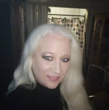 🇺🇸 Campaign signs are here, Dubuque! 💥 Momentum is building, and People  Over Politics starts now. 📍 Want a yard sign? 👉 DM me or go to  http://davisfordubuque.com to give us your