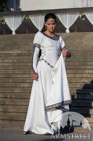 Beste hochzeitskleid grün von brautkleid grün. Mittelalter Kleid Larp Dame Vorhanden In Dunkelblaue Baumwolle Grune Baumwolle Weisse Baumwolle Schwarze Baumwolle Blaue Baumwolle Burgund Baumwolle Rote Baumwolle Goldene Keltische Borte Silberne Keltische Borte Goldgrune Keltische Borte