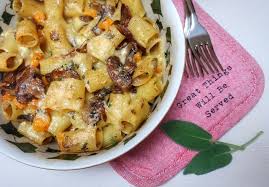 Ricetta prevalentemente estiva, la pasta al forno con fagiolini è gustosa e leggera. Pasta Al Forno Vegetariana Con Funghi Zucca E Fontina Vita Su Marte