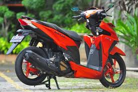 Keunggunalan nya, warna hitam pada vario 150 ini lebih mudah untuk di modifikasi, sebab banyak warna paduan yang kompleks dengan vario hitam. 5 Modifikasi Honda Vario 150 Esp
