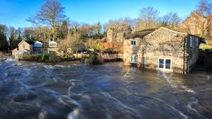 Certaines inondations sont liées à des phénomènes récurrents chaque année comme la mousson, d'autres à des circonstances météorologiques particulières, comme les cyclones ou les orages violents. Assurance Habitation Que Faire En Cas D Inondation Demarches Axa