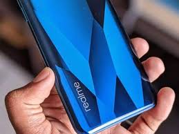Последние твиты от realme (@realmemobiles). Realme Realme To Drive Competition In Premium Segment Bullish On Offline Expansion