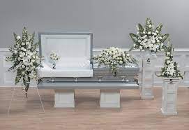 Free next day flower delivery. 5 2 0 All White Tribute Featuring Orchids Blumen Luneas