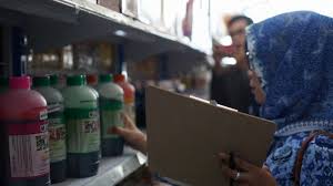 Logo badan pengawas obat dan makanan atau bpom. Ratusan Bahan Kue Habis Izin Edar Bpom Juga Temukan Takjil Pakai Pewarna Tekstil Tribun Lampung