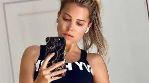 Bei schlag den star auf prosieben ist es am samstag zu einem besonderen duell gekommen: Sylvie Meis Pro7 Schlag Den Star Auf Prosieben Lilly Becker Zittert Vor Hamburgerin Promis