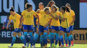 Luciana durante treinamento junto à seleção feminina principal créditos: Jogos Do Brasileirao E Copa Feminina Serao Transmitidos Por Canais Abertos E Pagos