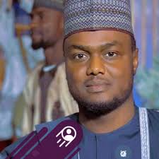 BIKI YAYI BIKI: Waɗannan sune motochi ƙirar Mercedes Benz guda 2 da Gwamnan  Jihar Taraba Darius Dickson Ishaku Yabawa ango Yusuf Muhammadu Buhari da  amaryarsa Zahra Nasiru Ado Bayero kyauta tareda kuɗin