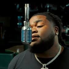 Emily Brea's Instagram, Twitter & Facebook