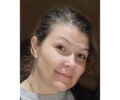 Miriam Travis's Instagram, Twitter & Facebook