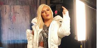 A través de su cuenta de twitter, la rae explicó cómo se debe escribir la palabra 'bebecita', la cual resalta se redacta con 'c' y no con 's' como comparte el puertorriqueño en. Anuel Aa Ya No Trata Como Bebecita A Karol G Metro Ecuador