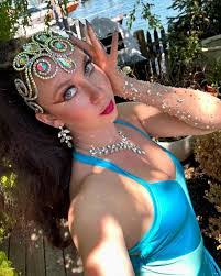 Alexis Haskell's Instagram, Twitter & Facebook