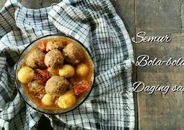 Resep semur daging cincang salah satunya yang bisa anda coba di rumah.yuk simak cara membuat semur daging sapi giling. Resep Semur Bola Daging Sapi Dan Telur Puyuh Farah Quinn