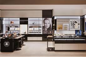 Best buy is a popular electronics company with branches in almost every city in the u.s and even in a few cities outside the country. Debut Des Neuen Konzepts In Essex Harrods Erster H Beauty Store