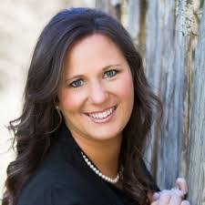 Aimee Bills's Instagram, Twitter & Facebook