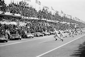 The car that covers the greatest distance in 24 hours is the winner. Start In Le Mans 1964 Motorsport Foto Als Wandbild
