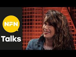 Vy pak vytváříte pocit, že ten, kdo si koupí biomrkev na trhu, byť dodržel všechna opatření, může za to, že jsou přeplněné nemocnice a umírají lidé. Tv Nova The Czech Television Youtube