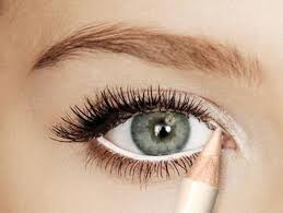 Begini Fungsi Dan Cara Penggunaan Eyeliner Putih