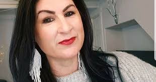 Vicki Weaver's Instagram, Twitter & Facebook