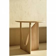 Geometric Side Table Oak By Intersecting Geometrical Shapes And Creating Interaction New Shapes Appear From Any Geometric Side Table Side Table Ethnicraft