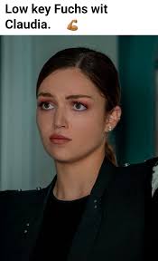 🤷🏾‍♂️ Low key Fuchs wit Claudia.