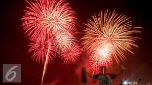 Ikon langit malam, kembang api yang brilian, liburan, kembang api, diringkas postscript png. 32 Ribu Letupan Kembang Api Bakal Hiasi Langit Ancol News Liputan6 Com