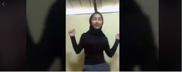Menjaga pola makan serta memiliki gaya hidup bersih dan sehat adalah salah satu cara menjaga keseimbangan hidup. Benarlah Kata P Ramlee Seorang Perempuan Menjaga Akan Maruahnya Manakala Betina Menjual Maruahnya