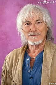 What he owes in particular to his young companion murielle and to a lively intimate life … no retirement for hugues aufray! Hugues Aufray