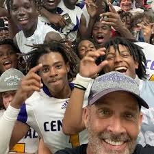 Chris Hutchings (@HutchChris15)