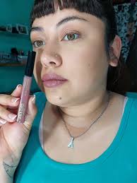 Labial líquido mate Power Stay de Avon: Duración excepcional