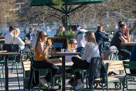 Gaat jouw terras open op 8 mei? In Deze Europese Landen Mogen Terrassen Cafes En Restaurants Binnenkort Weer Open Koken Eten Ad Nl