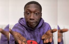 Khaby, who started out on tiktok. Quem E Khaby Lame O Jovem Que Bomba No Tiktok Com Humor Unico