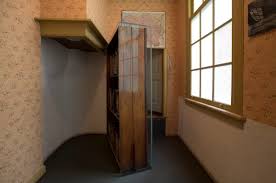 Quotations from the diary, historical documents. Anne Frank House On Twitter The People Hiding In The Secretannex Lived In Permanent Fear Of Discovery What Were The Biggest Dangers Https T Co Hwe5tgocog Https T Co Tjphlr5cfn