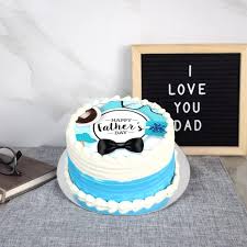 These homemade cakes for father's day are a dessert and gift all in one. Happy Father S Day Chocolate Cake