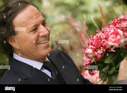 Julio iglesias rose Banque de photographies et d'images à haute résolution 