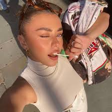 Millie Hannah's Instagram, Twitter & Facebook