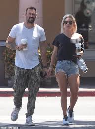 Brian austin green and sharna burgess share #search4smiles campaign. Brian Austin Green Holds Hands With His Dancer Girlfriend Sharna Burgess On A Coffee Run Geeky Craze