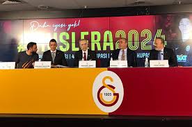 Goalkeeper fernando muslera of galatasaray during the turkish super league footb. Vertrag Bis 2024 Galatasaray Verlangert Mit Klub Ikone Muslera Ligablatt Fussball Zur Stunde