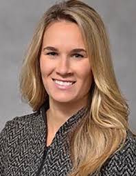 Leslie Renfro's Instagram, Twitter & Facebook