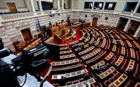 Όπως γράφαμε πριν λίγες ημέρες, τα πανεπιστήμια πέρα από την ύπαρξη της ειδικής ομάδας προστασίας θα δει και κάποιες άλλες αλλαγές να έρχονται σε λίγο καιρό. Katate8hke Sth Boylh To Nomosxedio Toy Ypoyrgeioy Paideias Gia Thn Eisagwgh Sthn Tritoba8mia Ekpaideysh Kai Elegxomenh Eisodos Sta Aei Nomo8etikh Epikairothta