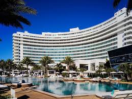 Stay Cool At These Modernist Hotels In The Tropics Fontainebleau Miami Miami Hotels Fontainebleau Miami Beach