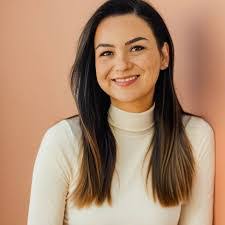 Eva Beltran's Instagram, Twitter & Facebook