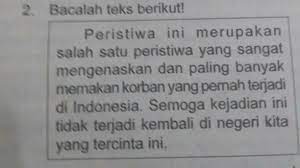 Kata sejarah secara harafiah berasal dari kata arab (شجرة, šajaratun) yang artinya pohon.dalam bahasa arab sendiri, sejarah disebut tarikh (تاريخ). Apa Yg Dimaksud Teks Narasi Sejarah Seputar Sejarah