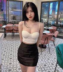 Với vẻ ngoài xinh xắn cùng cách nói chuyện cuốn hút, cô nàng đang có lượng người theo dõi đông đảo. Streamer Thá»§y Tien Lá»™ áº£nh Gáº§n Ban Nude Trong Phong Táº¯m