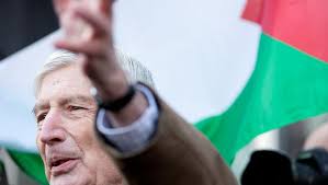 Born 2 february 1931) is a retired dutch politician of the christian democratic appeal (cda). Van Agt Israel Zijn Gang Laten Gaan Is Ontrouw Aan Onze Grondwet Het Parool