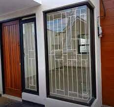 Harganya pun juga beragam tergantung dari ukuran serta kualitas dari besi yang digunakan, teralis jendela sebenarnya tidak hanya berfungsi sebagai pengaman jendela saja namun juga menambah kesan futuristik pada rumah tersebut. Teralis Jendela Minimalis Modern Yogyakarta Konstruksi Dan Taman 805416665